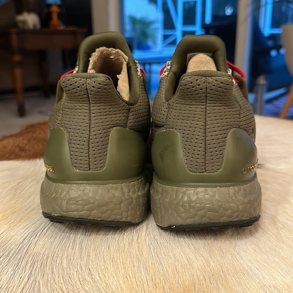 Adidas Ultraboost Size 11.5 - Picture 5 of 7